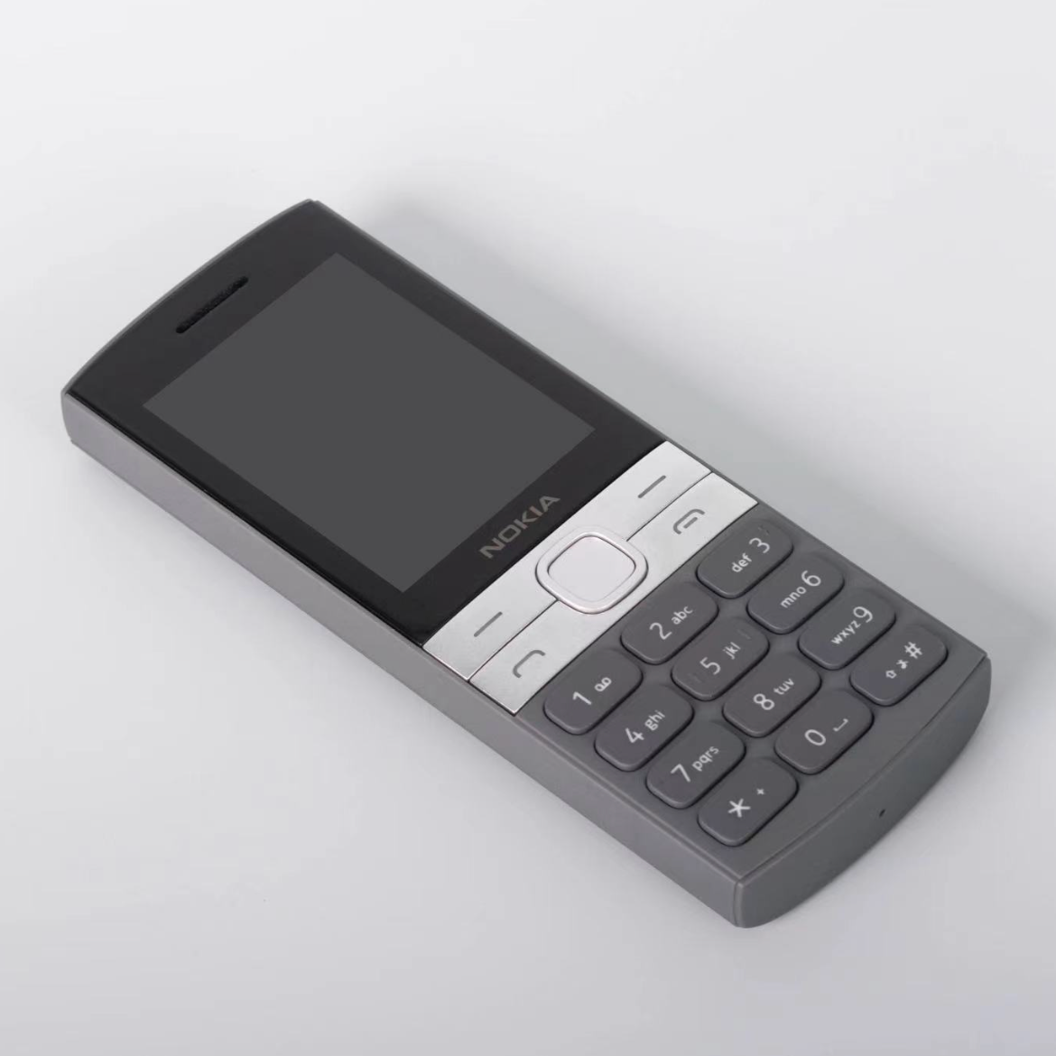 Nokia 150 الأصلي ثنائي الشريحة.