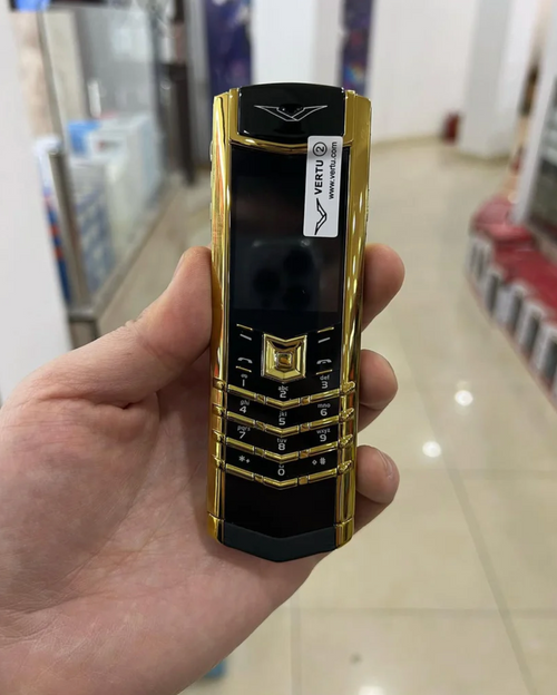 Vertu هاتف   الاصلي بتصميم فاخر .